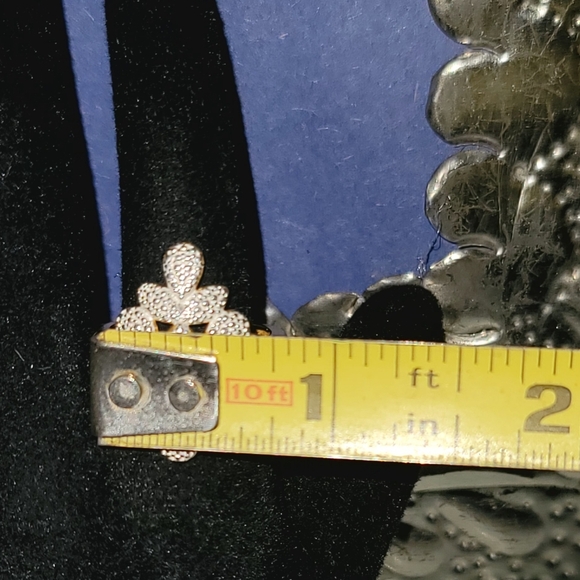 Elegant Silver Leaf Ring - Picture 4 of 4